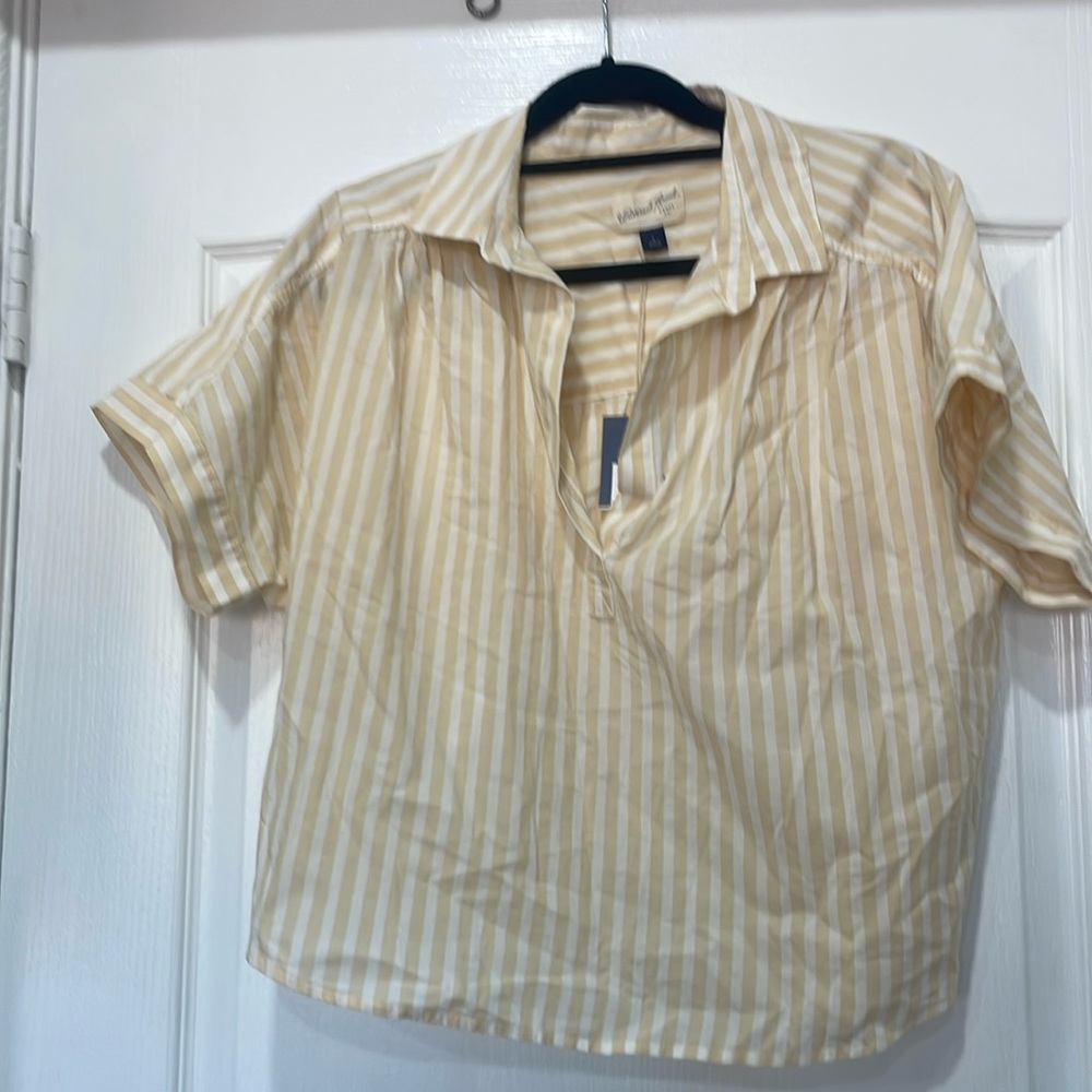 Crop top shirt - white with yellow stripes - with tag - never worn